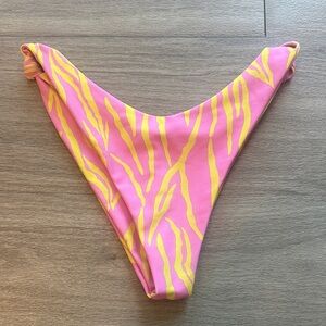 SKATIE Cabo Kate Suzanne bottoms - size small